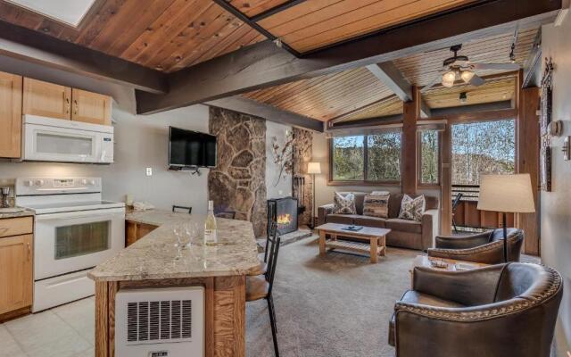 Laurelwood Condominiums Studio Deluxe Unit 115