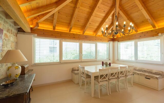 Hedera Estate Hedera A16