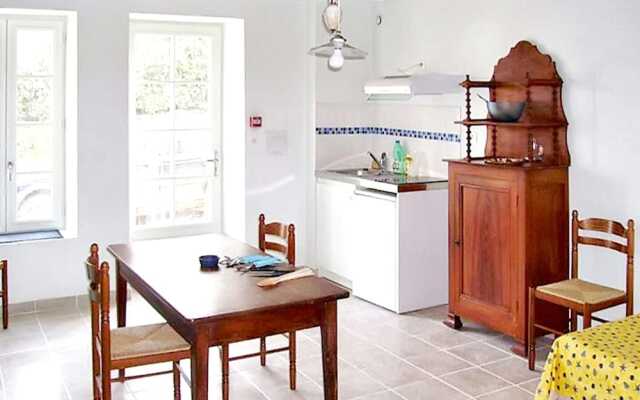 House With 5 Bedrooms in La Caillère-saint-hilaire, With Enclosed Gard