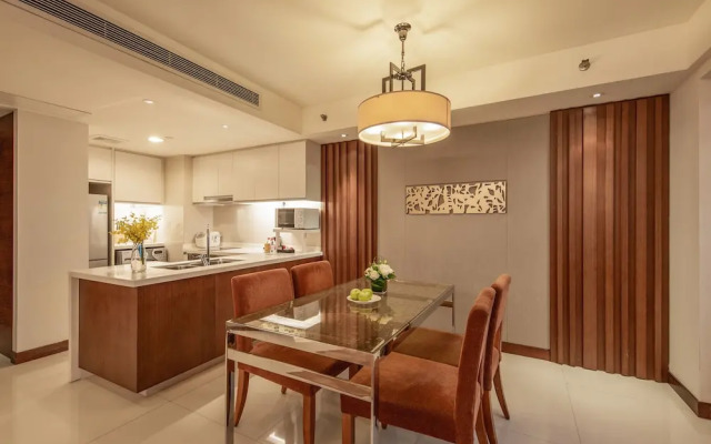 Guangdong International Building （South Gate 2）