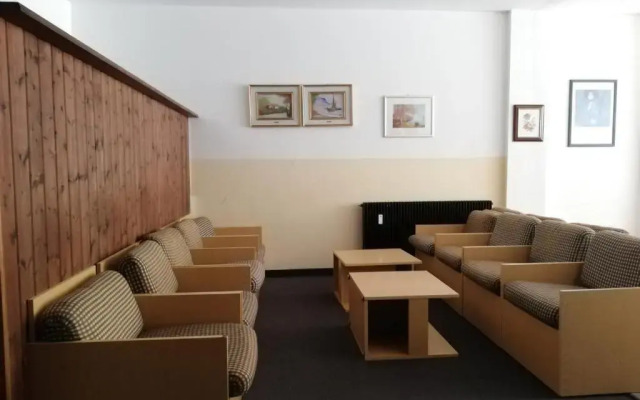 Residence Pradalago by Montana