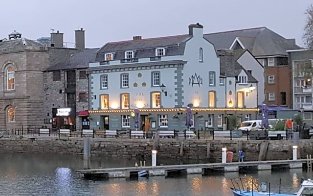 The Three Crowns B&B