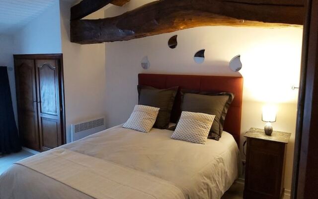 Le Logis Des Bessons