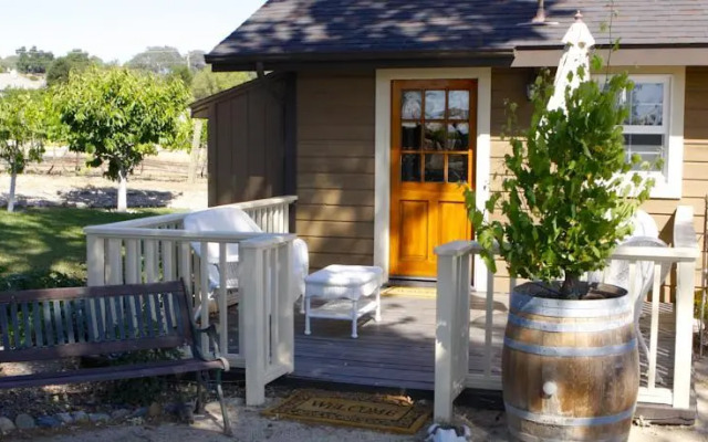 Honey Oak House at Laraneta Vineyards