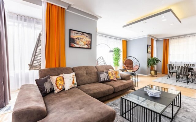Spacious Apartment on Bagdat Street Kadikoy