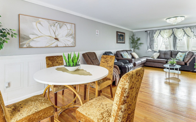 Remote-work Ready: Family Home Near Pittsburgh
