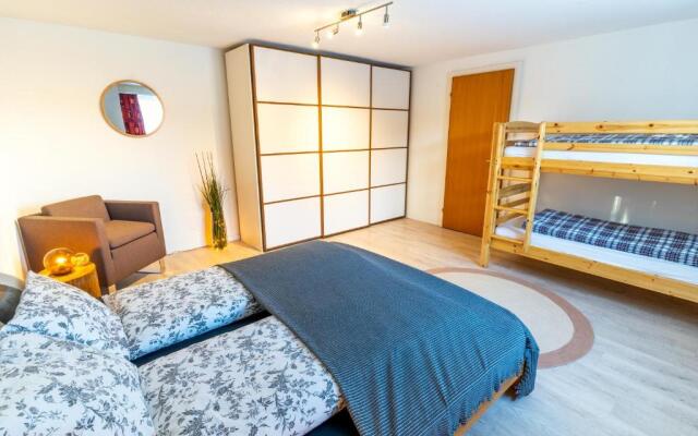 Charmantes Apartment mit grossem Garten .Kids4free.