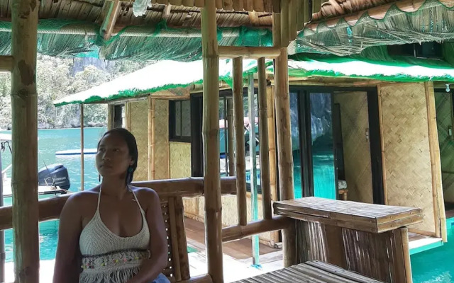 Paolyn Floating House Restaurant