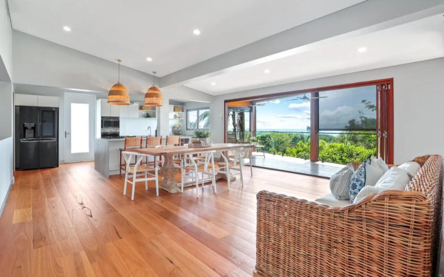 Luxe Coastal Abode, Marcus Beach