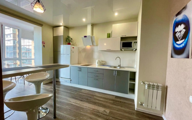 Green apartments on Kotsyubinsky Avenue