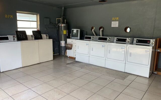 Sebastian Inn and Suites