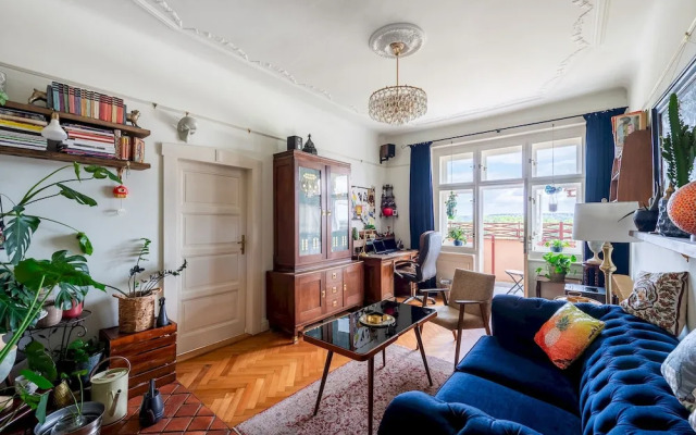 Premium 3 Bed 3 Bath Lounge Apartment