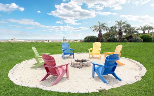 Days Inn & Suites by Wyndham Jekyll Island