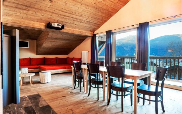 Alpen Select Lodge for 16-24 People