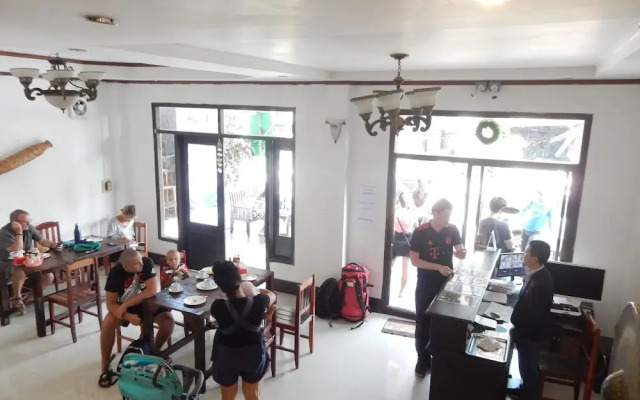 Vang Vieng Camellia Hotel