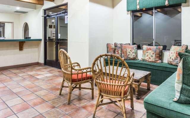 Super 8 by Wyndham Cottonwood