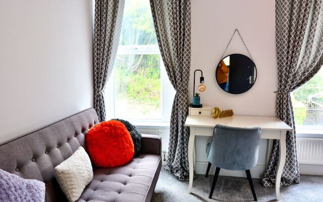 Captivating 3-bed House in Swansea Town Center