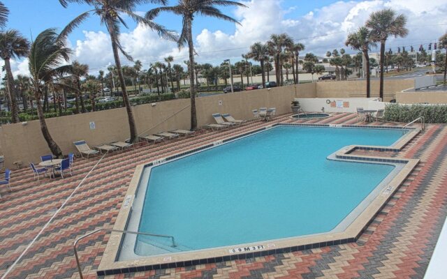 Radisson Suite Hotel Oceanfront
