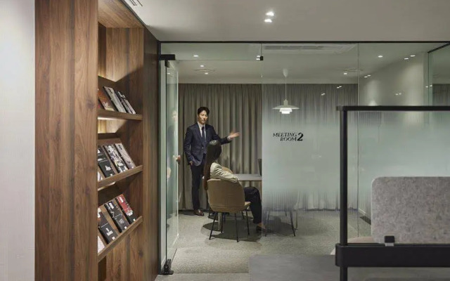 The Connoisseur Residence Hotel