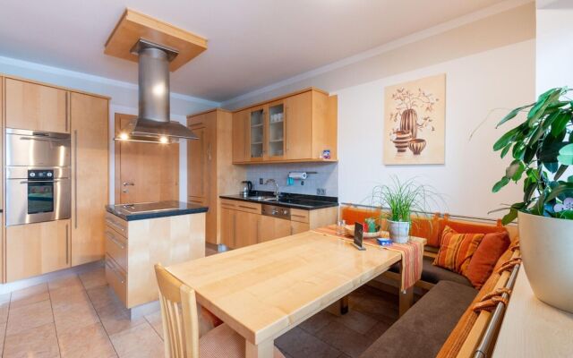 Exclusive Panoramic Apartment in Niedernsill
