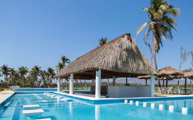 Villas Paraiso Resort