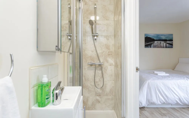 Blackberry - Stylish Self-contained Flats in Soton City Centre