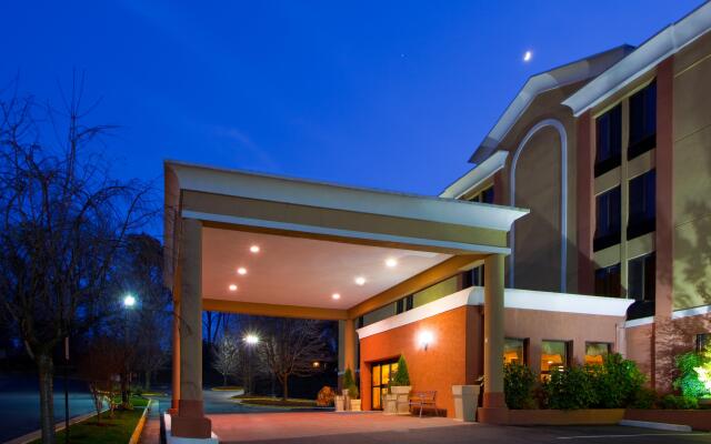 Holiday Inn Express Fairfax - Arlington Boulevard by IHG