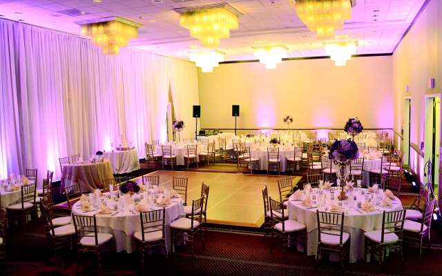 Embassy Suites by Hilton Alexandria Old Town