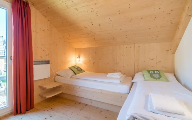 Superior Chalet With Whirlpool