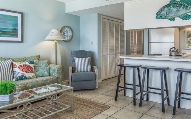 Island Winds West 775