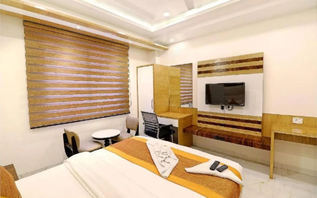 Revels Plum Hotel At New Delhi Railway Station