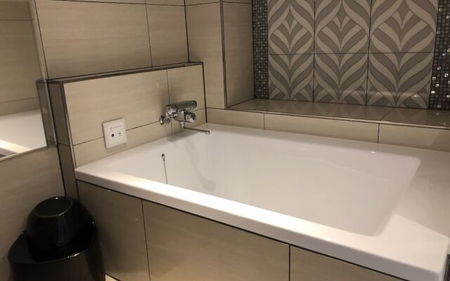 Hotel Raza - Adults Only