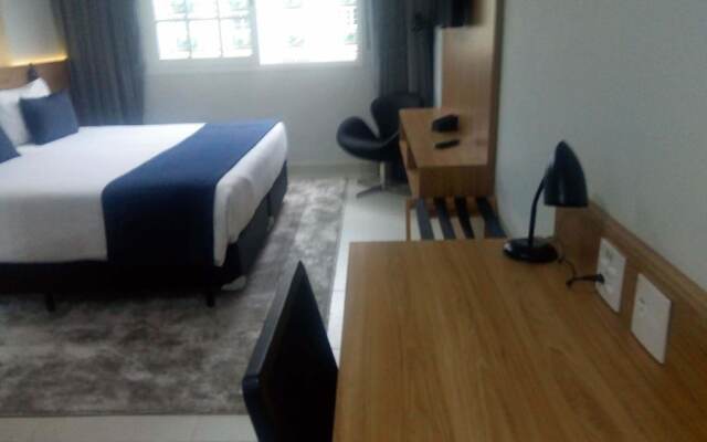 Live Suítes Itaipava - Flats Para Locação