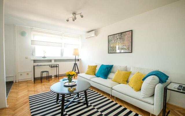 Hendrix Bridge Apartment
