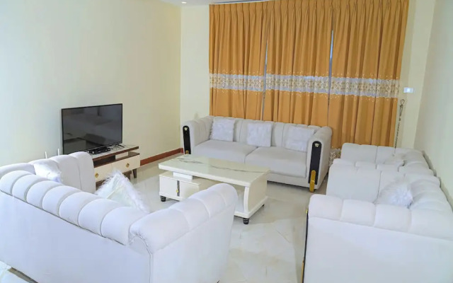 PrimeNest - 3 bedroom Apartment