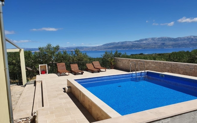 Holiday house Mario - with pool: Supetar, Island Brac