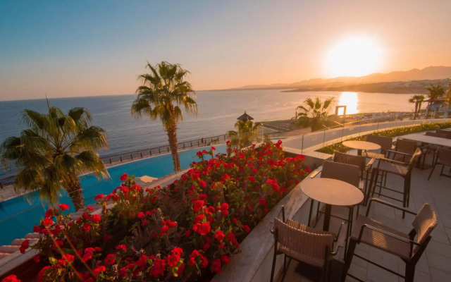 Reef Oasis Blue Bay Resort Hotel Families & Couples Only 