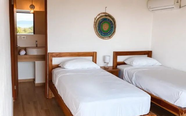 SurfAsana Lodge