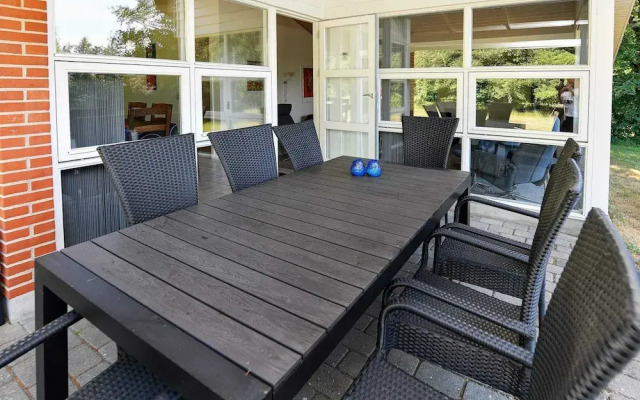 8 Person Holiday Home in Oksbol