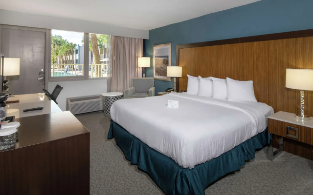 DoubleTree by Hilton Hotel Jacksonville Airport