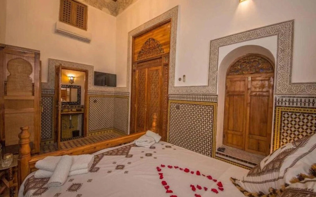 Room in Guest Room - Charming Riad Ouliya in Fès With Authentic Moroccan Design