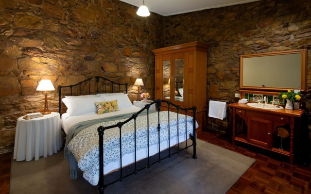Byronsvale Vineyard and Accommodation