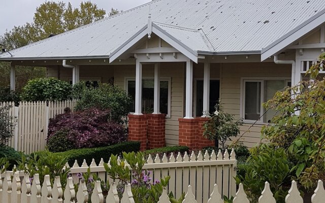 Healesville House - Fig Tree House