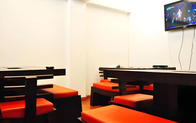 82Hostel