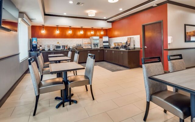 Comfort Inn & Suites