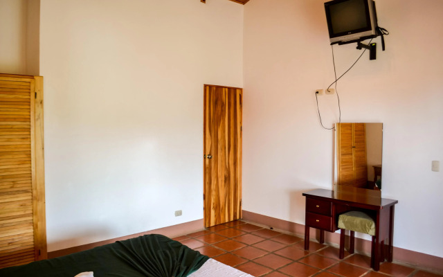 Termales del Bosque & Hot Springs