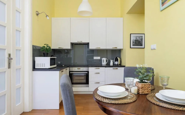 Cozy Apartment in the Center by Renters