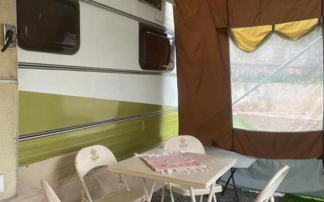 Trailer, Esporte e Amigos