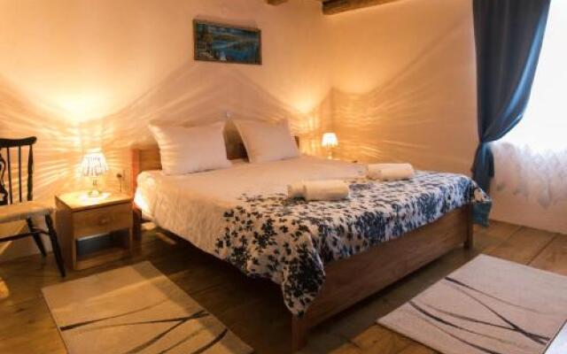 Rustic Apartment Mariva