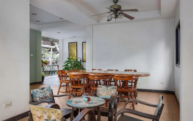 Charlie House Pinklao